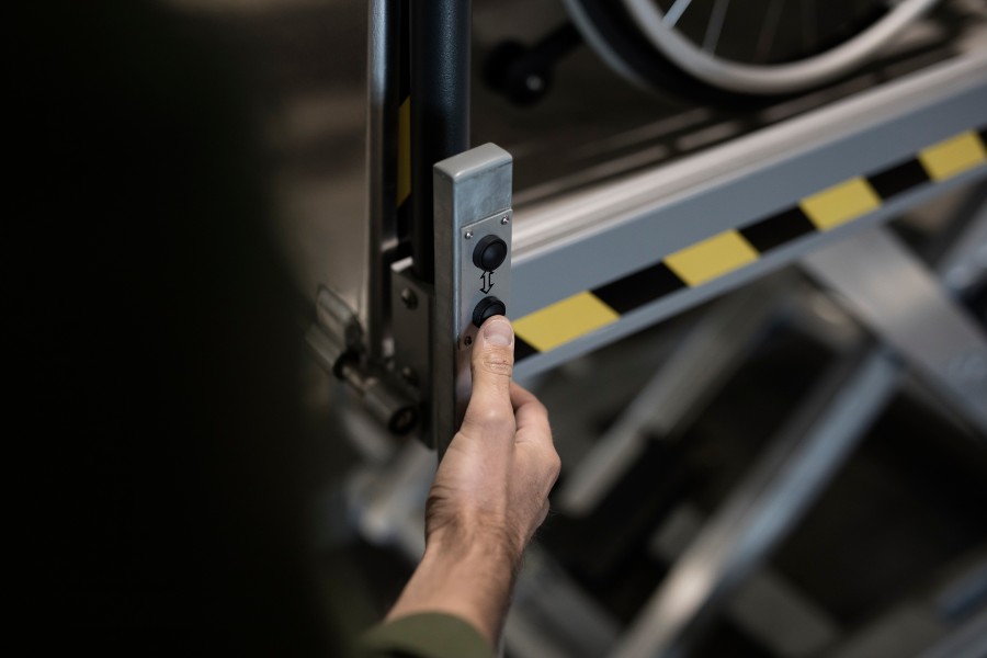 LP11 Stepless by Guldman Lift