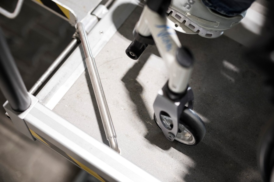 LP11 Stepless by Guldman Lift