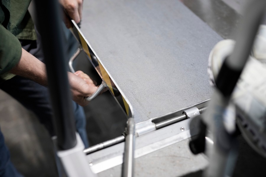LP11 Stepless by Guldman Lift