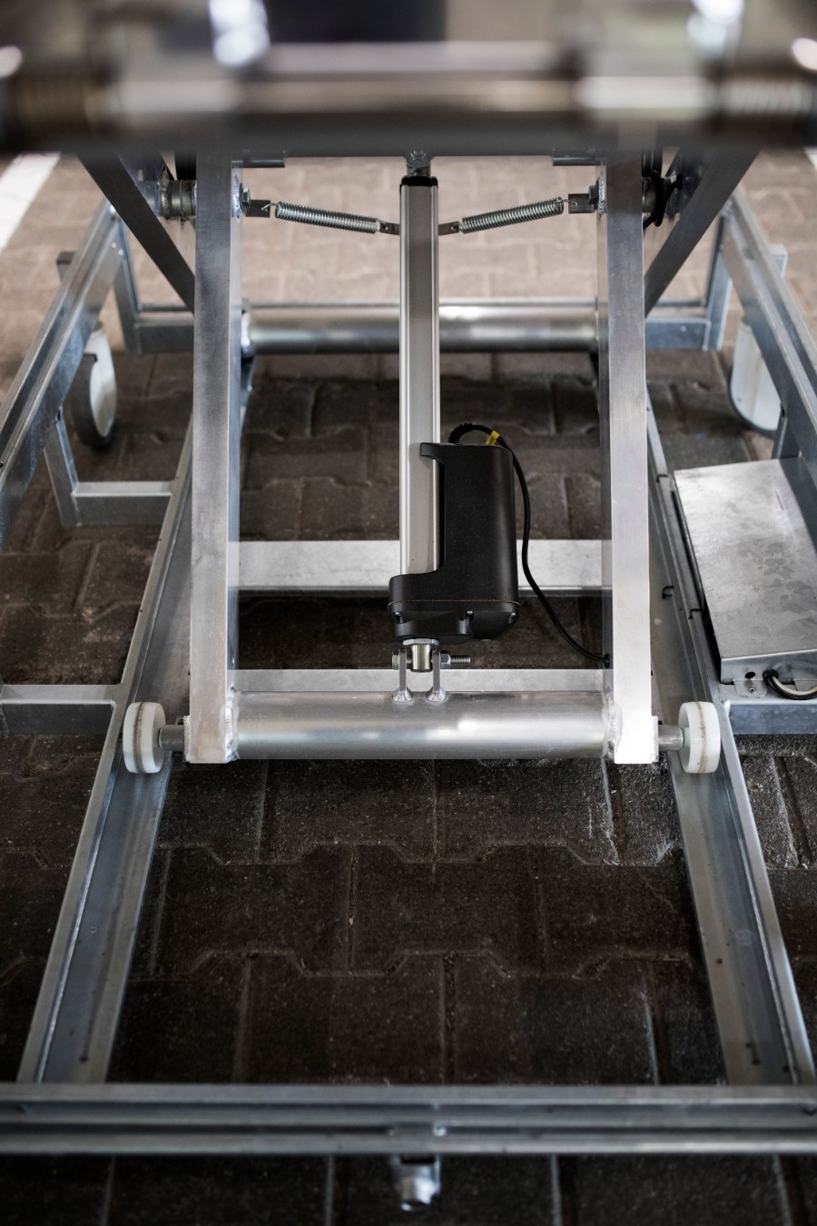 LP11 Stepless by Guldman Lift